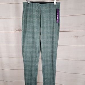 F. Forward Green White Pants Size M NWT #B61